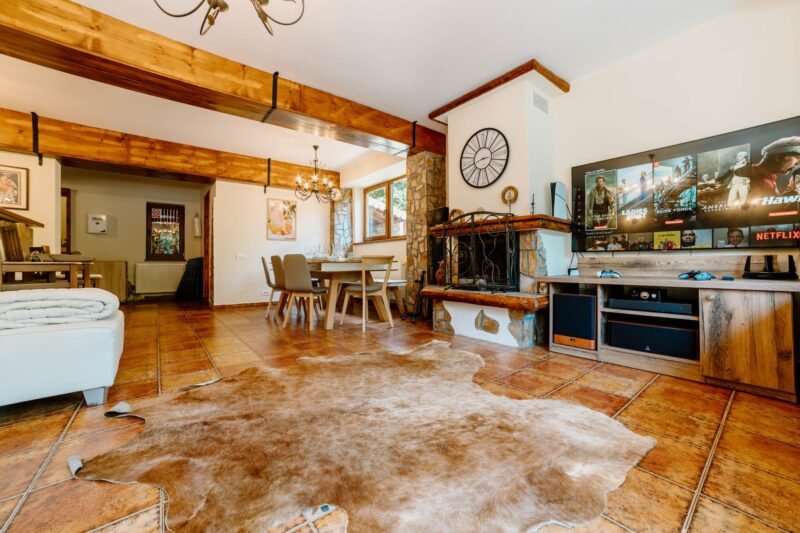 Iris Chalet