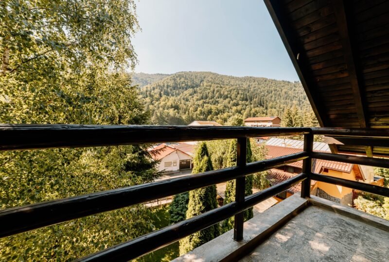 Iris Chalet