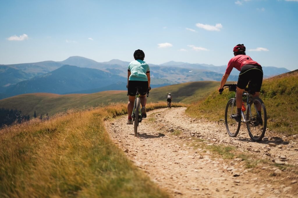 Biciclist pe Transalpina în Munții Șureanu