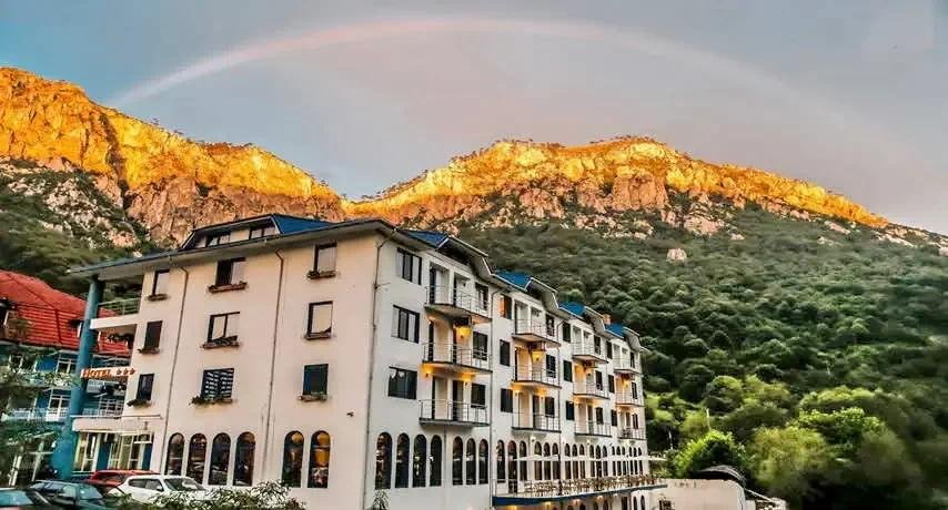 Hoteluri și centre SPA din Băile Herculane
