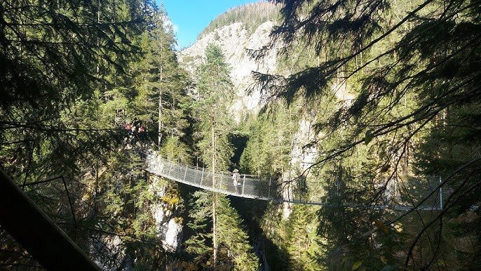 Cheile Bicajelului, Podul suspendat