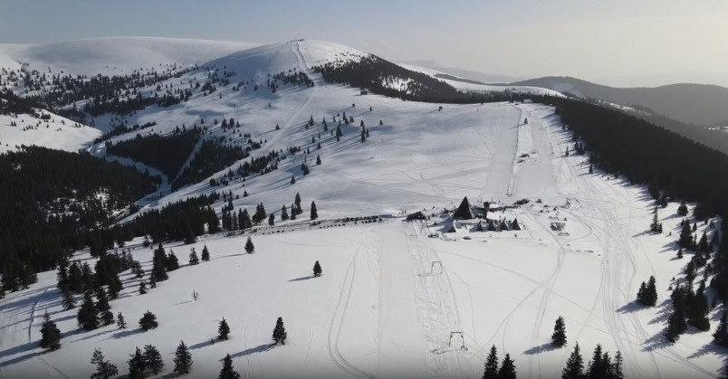 Domeniul Schiabil Șureanu iarna, în Munții Șureanu.