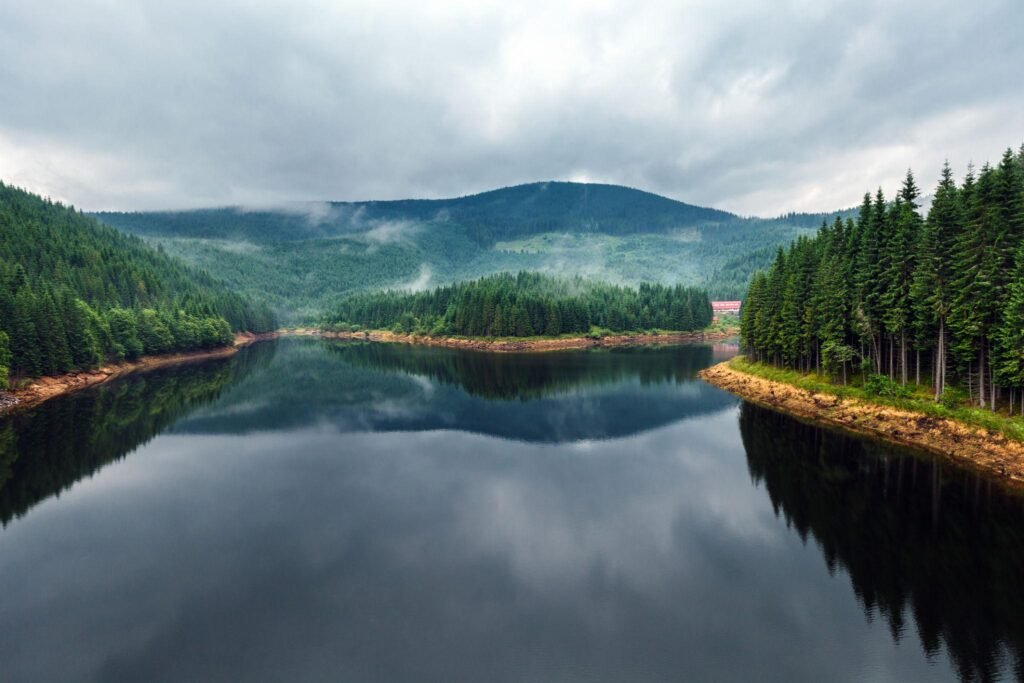 Lacul Oașa în Munții Șureanu