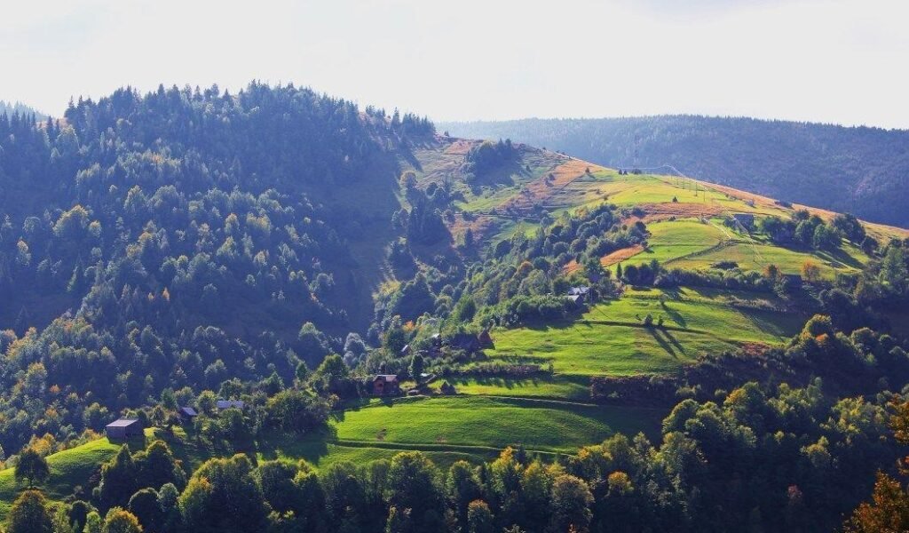 Satul Măguri din județul Cluj și Munții Gilău