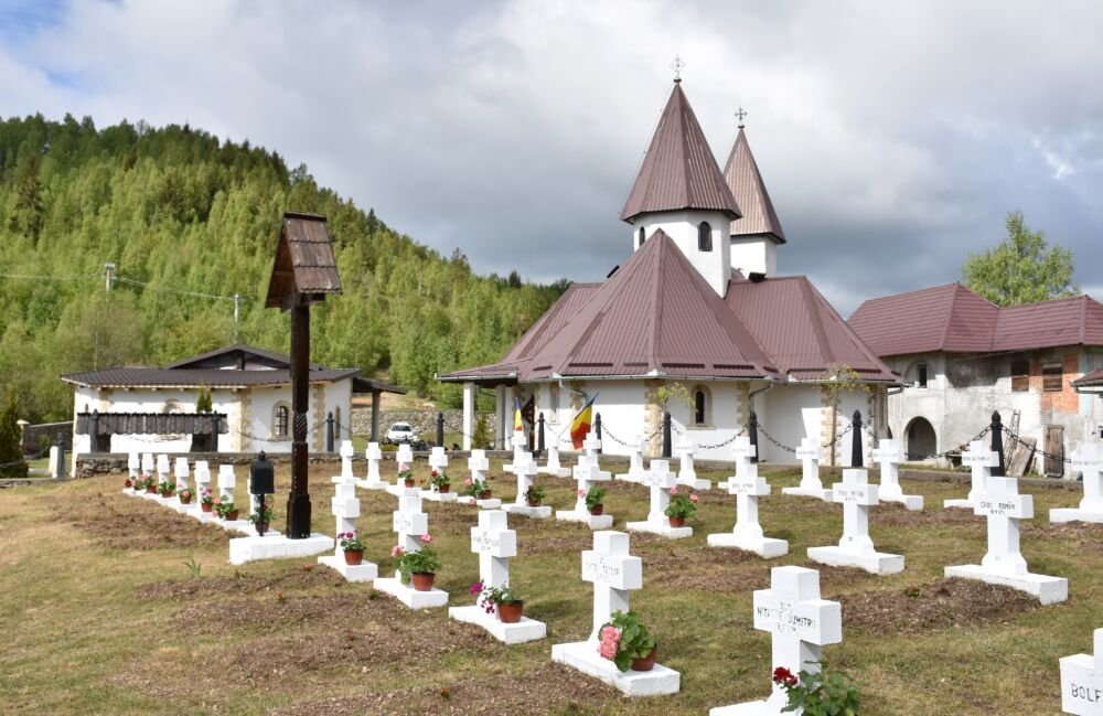 Mănăstirea Muntele Rece din Măguri-Răcătău