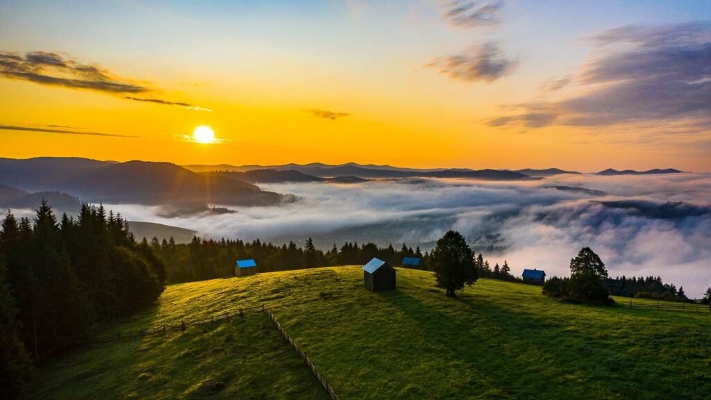 Panorama Bucovinei la răsărit