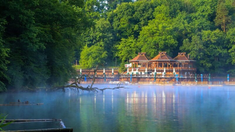 Descoperă Sovata, cea mai renumită stațiune balneară din Transilvania