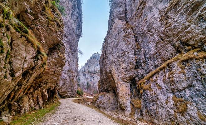Prăpăstiile Zărneștiului