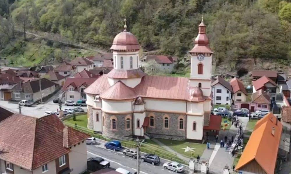Localitatea Șugag, una dintre principalele porți de acces spre Valea Sebeșului