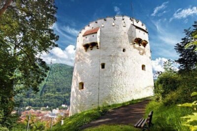 Turnul Alb din Brașov – istorie, arhitectură și priveliști asupra orașului
