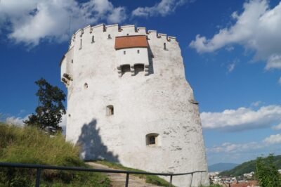 Turnul Alb din Brașov – istorie, arhitectură și priveliști asupra orașului
