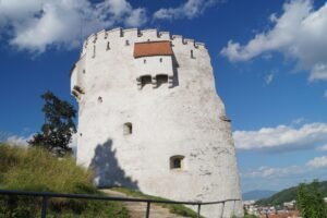 Zidurile de piatră ale Turnului Alb din Brașov
