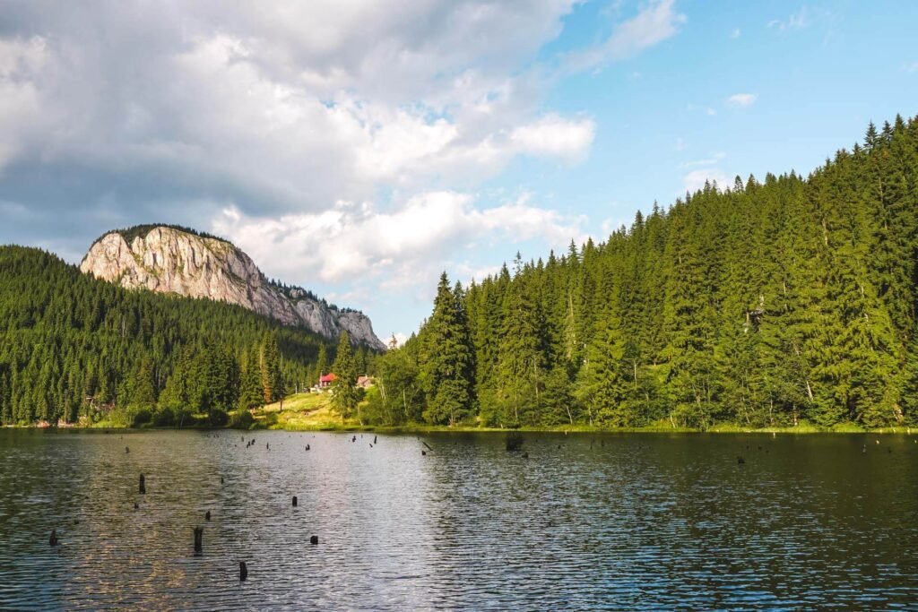 Lacul Roșu